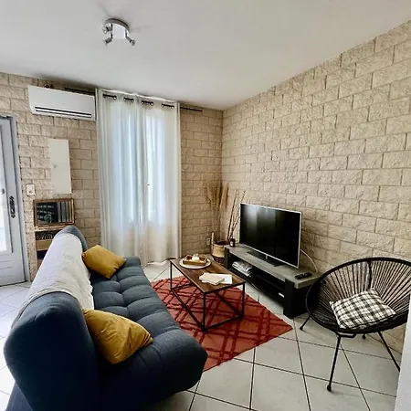 Jolie Maison De Village Proche De La Holiday home